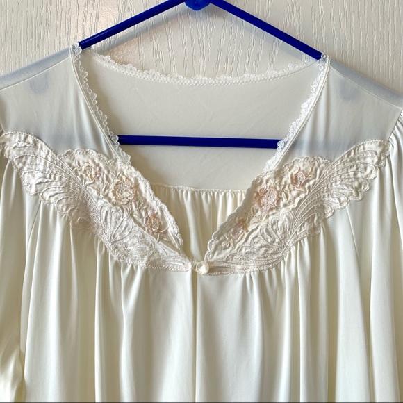 Vintage SHADOWLINE Ivory Housecoat/Robe—SZ. Sm - Picture 14 of 14